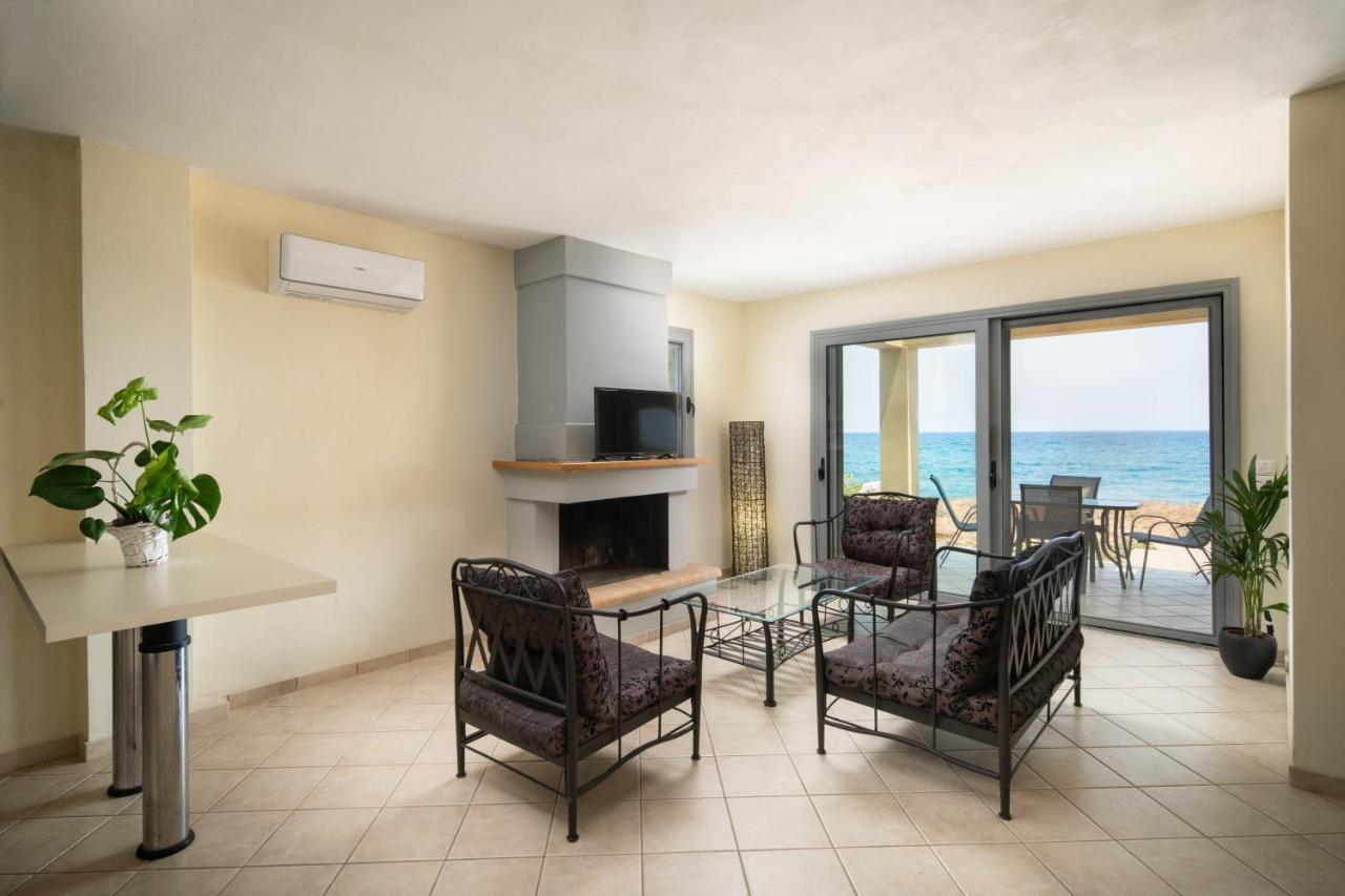 Spacious Beachfront Maisonettes With Stunning Views & A Private Beach Monemvasía المظهر الخارجي الصورة