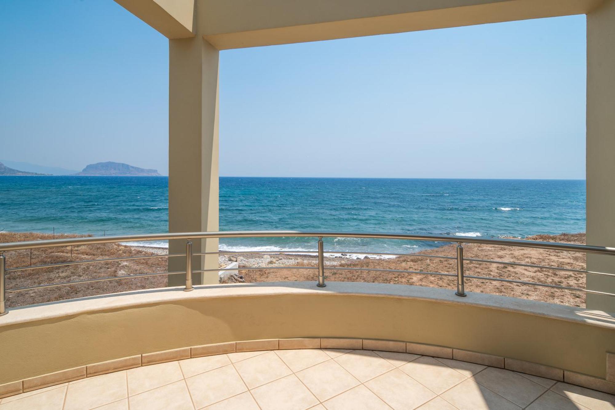 Spacious Beachfront Maisonettes With Stunning Views & A Private Beach Monemvasía الغرفة الصورة